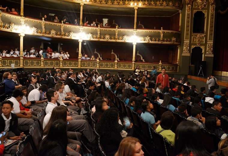 Teatro Nacional y Melico Salazar cancelan obras, salas de menor capacidad refuerzan medidas sanitarias