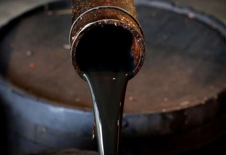 El petróleo cae por temor a una recesión en EE. UU.