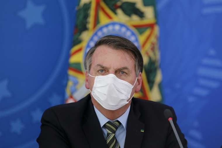 Bolsonaro se somete a test por sospecha de coronavirus 