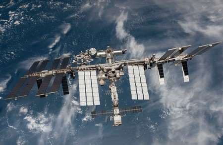 Rusia enviará nave de rescate a la ISS para traer tres tripulantes a la Tierra