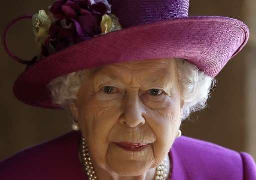 Reina Isabel II anula su primera aparición en meses