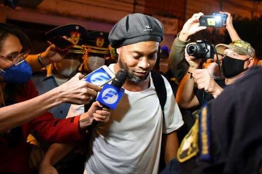 Ronaldinho sigue preso en Paraguay desde hace casi 70 días