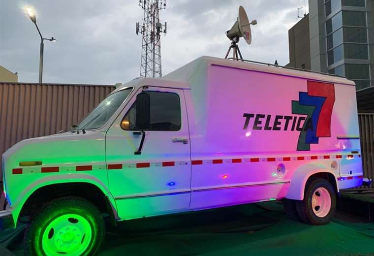 Teletica exhibe su primera móvil a color en su 60 aniversario