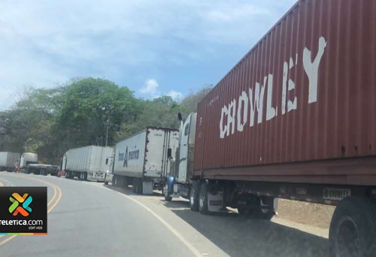Costa Rica y Panamá acuerdan paso controlado de transportistas