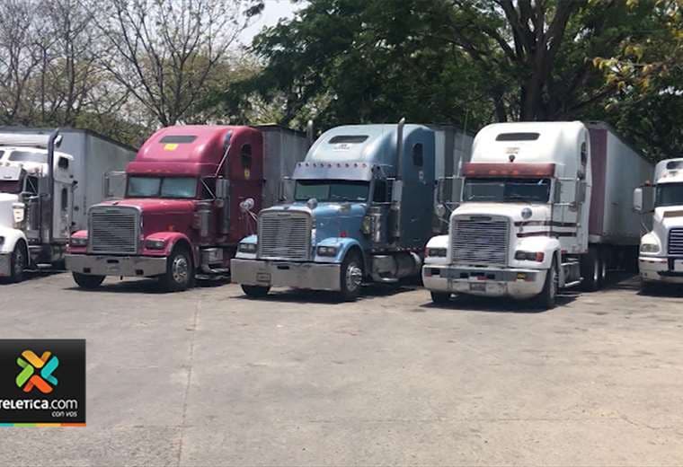 Transportistas panameños se niegan a levantar bloqueo en frontera por “falta de claridad”