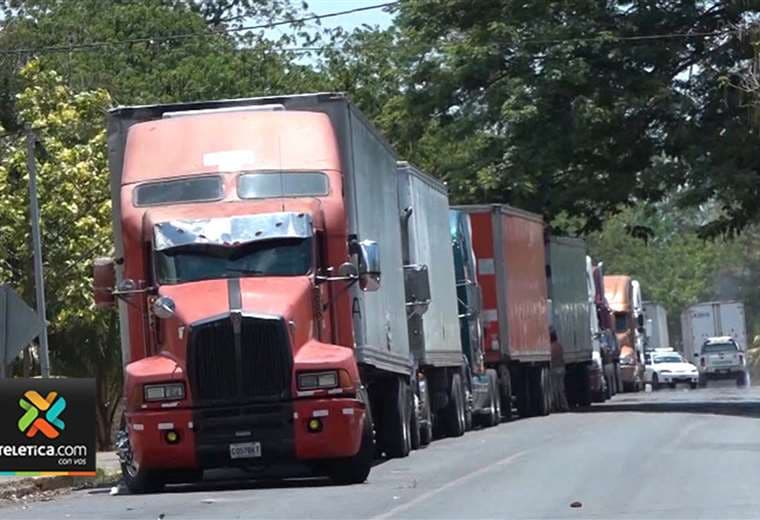 Transportistas ticos molestos con autoridades costarricenses