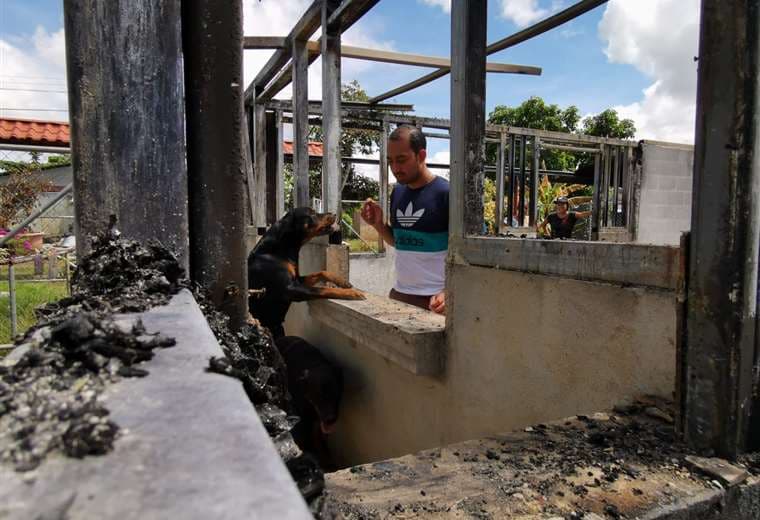 "¡Carlos, se le quema la casa!": los gritos que cambiaron la vida de una familia en Sierpe