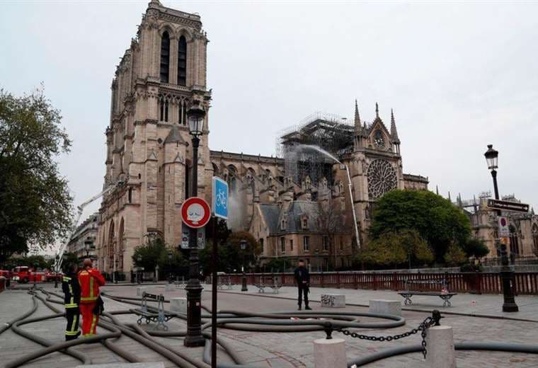 Francia decide la controvertida renovación de Notre-Dame de París