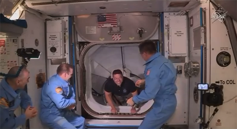 Astronautas de misión de SpaceX abordan Estación Internacional (NASA)
