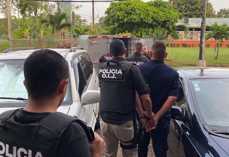 Caen dos policías tras cobro ilegal a vacacionistas en Jacó