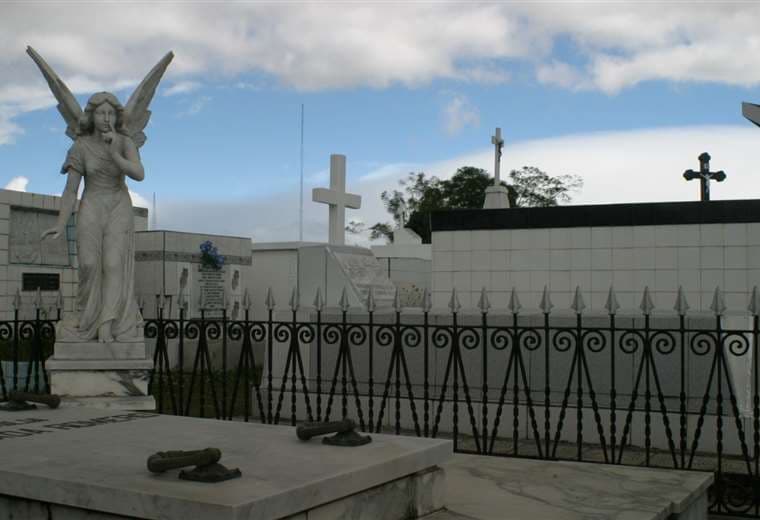 Cinco cementerios de San José estarán cerrados el fin de semana