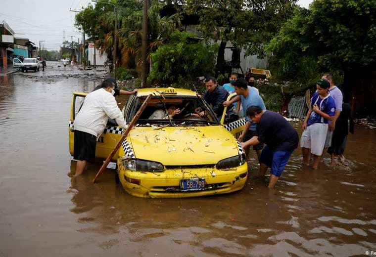 Triángulo Norte de Centroamérica golpeado por lluvias en medio de la pandemia