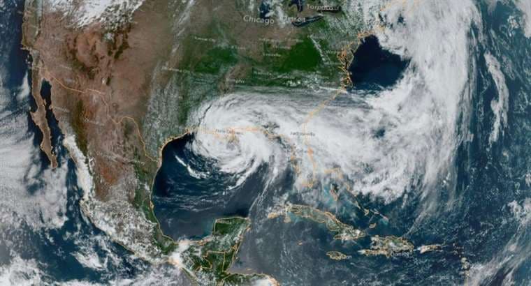 Cristóbal se debilita a depresión tropical y deja fuertes lluvias en sureste de EE.UU