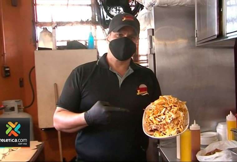 Emprendedor de Barrio Cuba vende cuatro kilos de nachos express