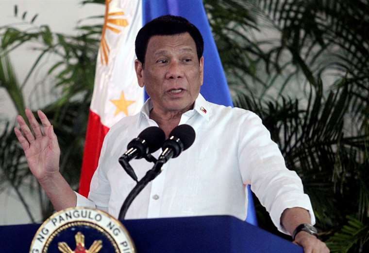 Presidente filipino se ofrece voluntario para probar vacuna rusa
