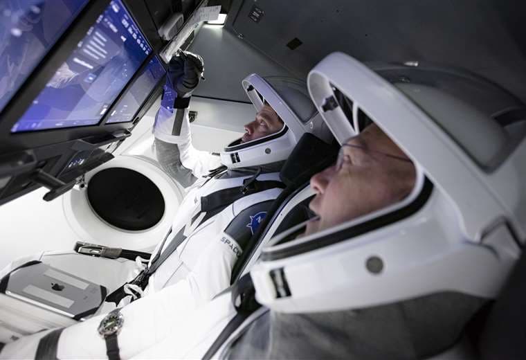 Astronautas del Crew Dragon regresan a la tierra