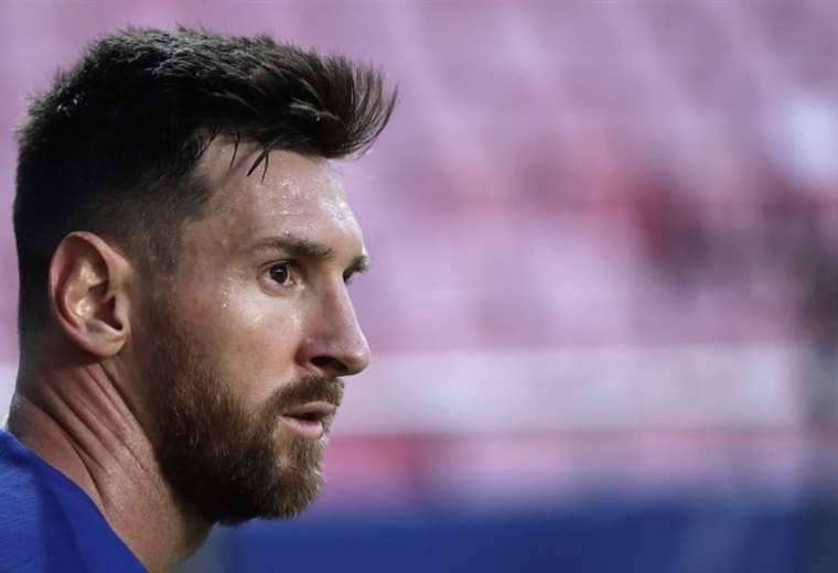 El padre y agente de Messi está en Barcelona para negociar futuro
