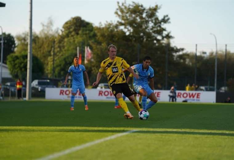 Cristian Gamboa jugó amistoso contra el Borussia Dortmound