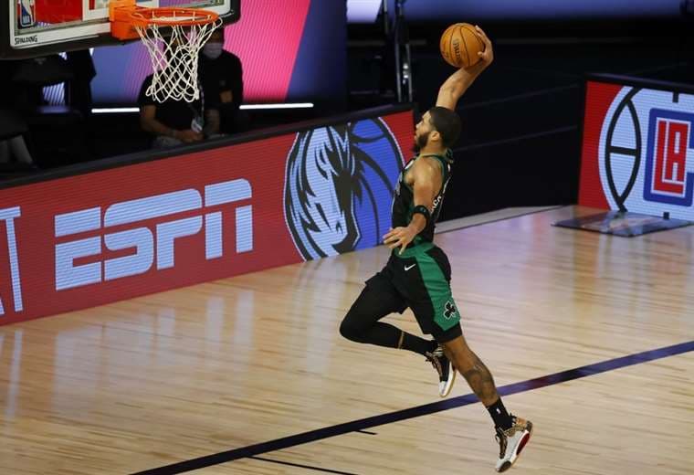 Jayson Tatum comanda a Celtics a playoffs frente a Wizards