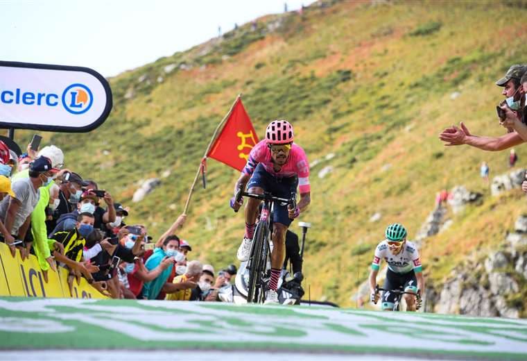 Tour: Colombiano Martínez gana etapa y Roglic refuerza liderato 