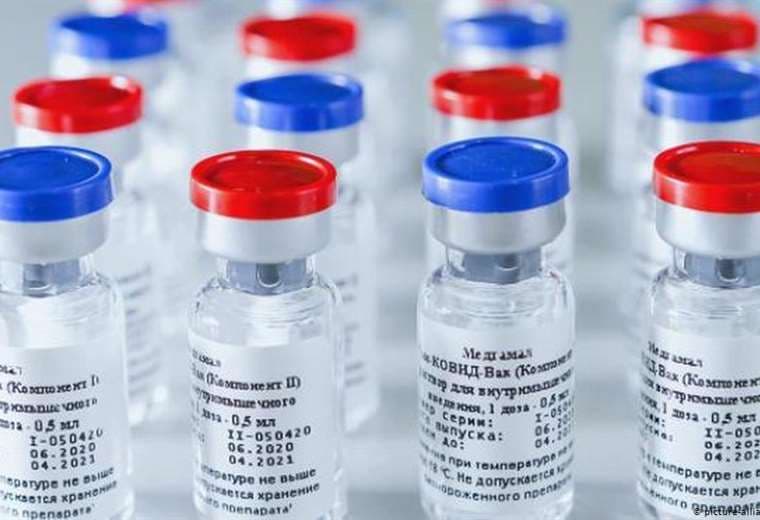 Científicos dudan de la vacuna rusa contra el coronavirus