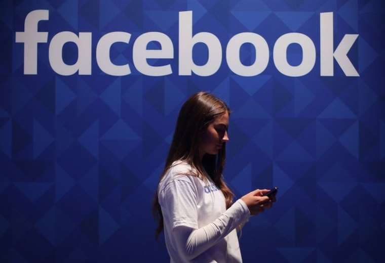 Exempleada denuncia que Facebook manipula campañas electorales