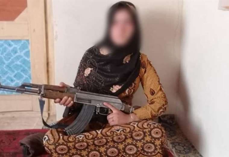 Misterio rodea caso de joven que defendió a su familia con AK-47