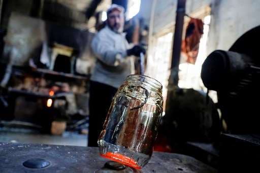 Líbano recicla vidrio pulverizado por explosión
