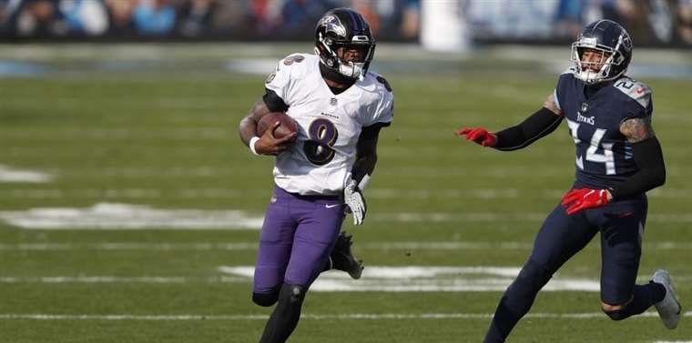 El estelar 'quarterback' Lamar Jackson renueva con Ravens por cinco años
