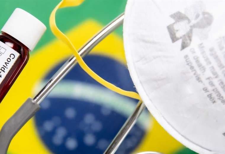 Vacunación contra COVID-19 comienza en Brasil