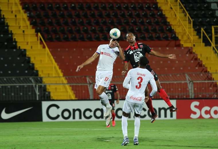 Alajuelense derrota en penales a Olimpia y jugará la final de Liga Concacaf