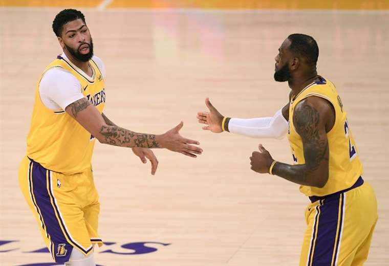 NBA: Davis y LeBron rescatan a Lakers y Nets pasean a Celtics