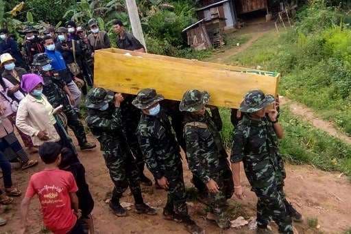 Violento cara a cara en Birmania entre la joven resistencia y el ejército