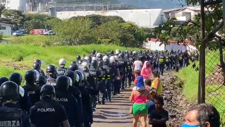 Más de 100 policías convocados para desalojo de precarios en Pavas