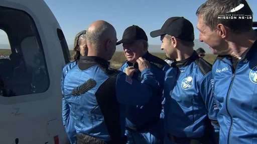 Cápsula de Blue Origin aterriza tras pasar varios minutos en el espacio