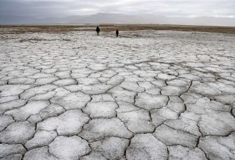 El mar Muerto se encoge, dejando atrás unos singulares cráteres