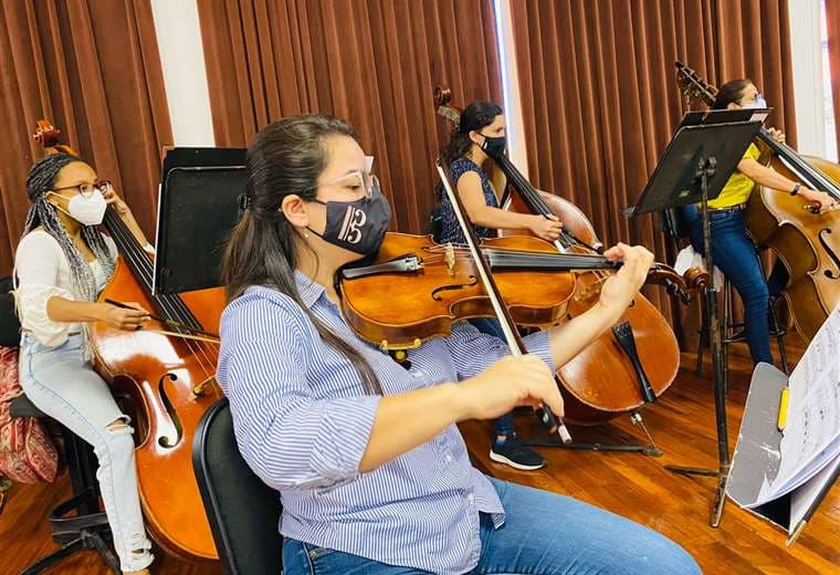 Costa Rica estrena su primera Orquesta Sinfónica de Mujeres 