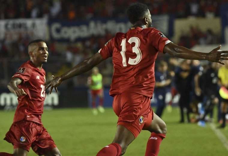 Panamá remonta 2-1 a El Salvador y sigue con buen paso en la lucha por el boleto al Mundial