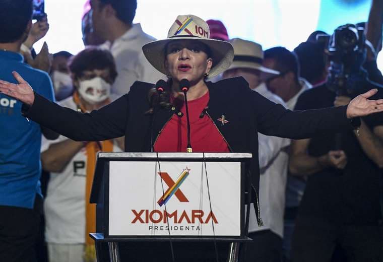 Xiomara Castro asume presidencia de una Honduras pobre y migrante, pero optimista