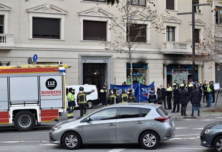 Dos adultos y dos niños muertos en incendio en Barcelona