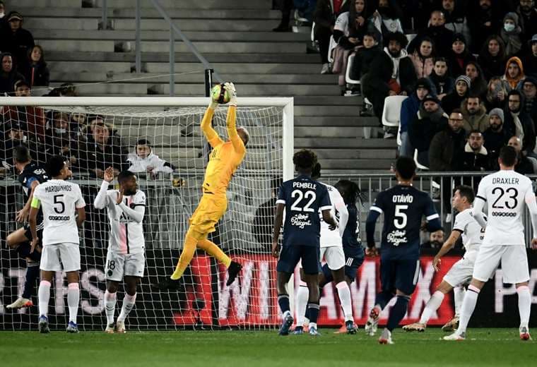 PSG con Keylor Navas titular salva un empate en la agonía ante el Lorient