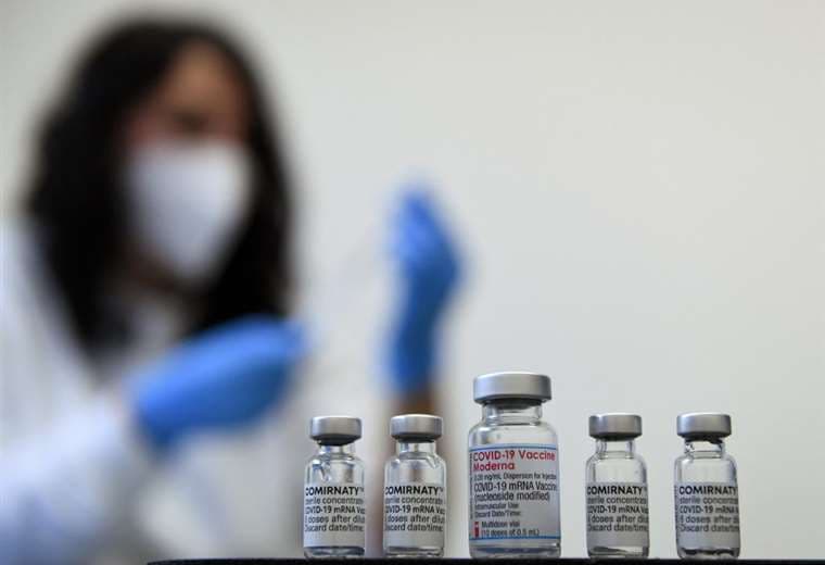 EE. UU. autoriza cuarta dosis de vacuna anticovid para mayores de 50 años