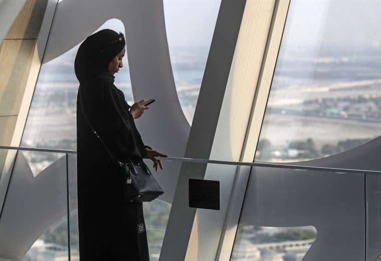 Emiratos Árabes Unidos, el primer país del mundo en tener una semana laboral de 4 días y medio