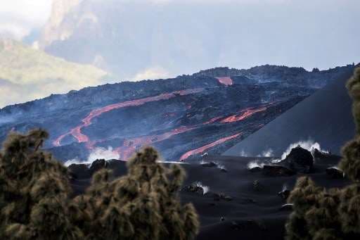 Vulcanólogo tico estuvo en las entrañas de La Palma para ver el nacimiento de un volcán