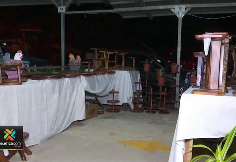 Artesanos y muebleros de Sarchí realizan “Feria del Regalo” para reactivar economía
