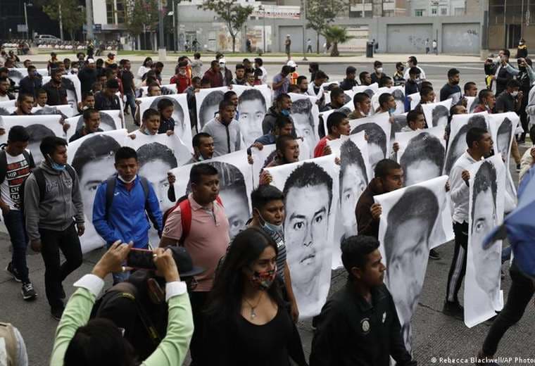 Gobierno de México, denunciando ante la CIDH por rezago para identificar 52.000 cuerpos