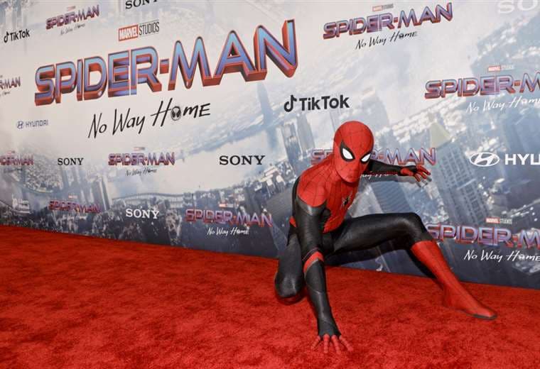 "Spider-Man" vuelve a trepar a la cima de la taquilla en América del Norte
