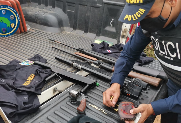 Policía decomisa drogas y armas detrás de un búnker en Desamparados