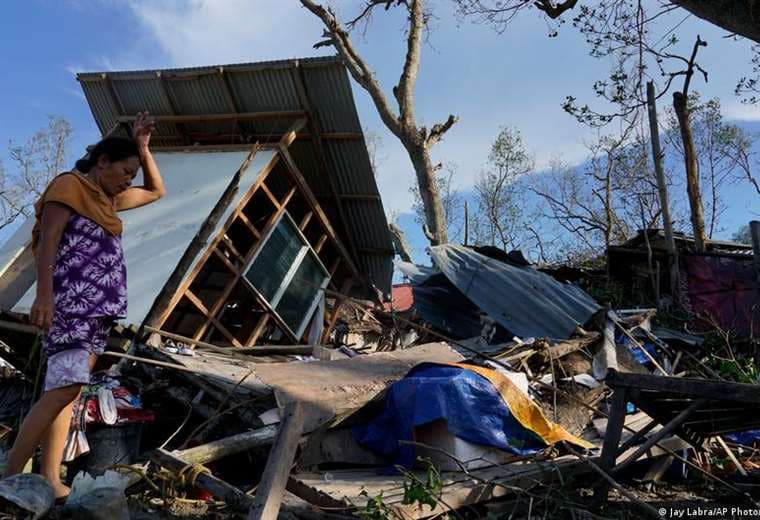 Filipinas: ejército se despliega para ayudar a supervivientes del tifón Rai
