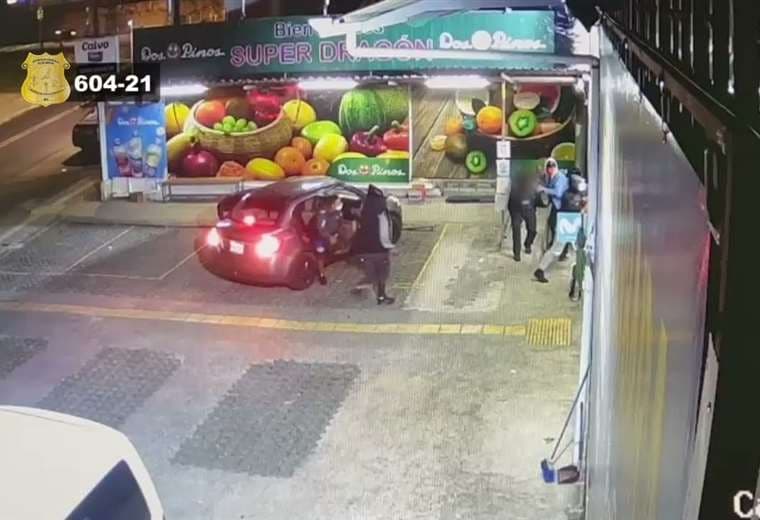 Video: así ingresaron delincuentes armados a supermercado donde murió policía